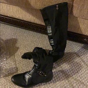 Like New! Etienne Aigner Boot